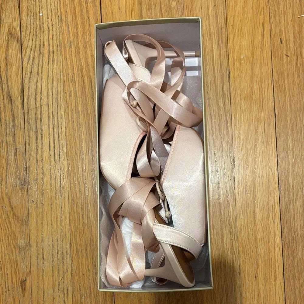 Never worn! NIB - Picture 2 of 3